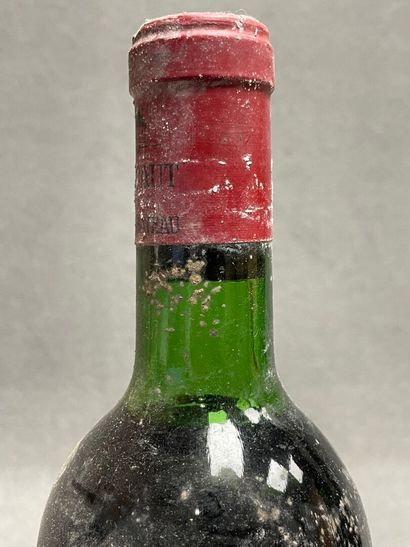 CHATEAU BOUSCAUT, Cru Classé, 1974, 2 bouteilles...