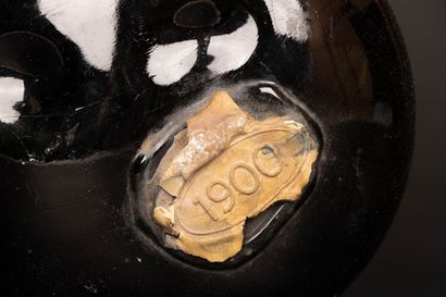 Vieille bouteille d'Armagnac ou cognac avec...
