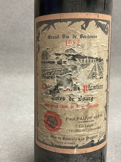 BORDEAUX:
Ensemble de six bouteilles.