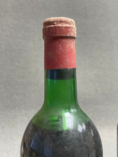 CHATEAU SAINT GEORGES 8 bouteilles
- 1977...