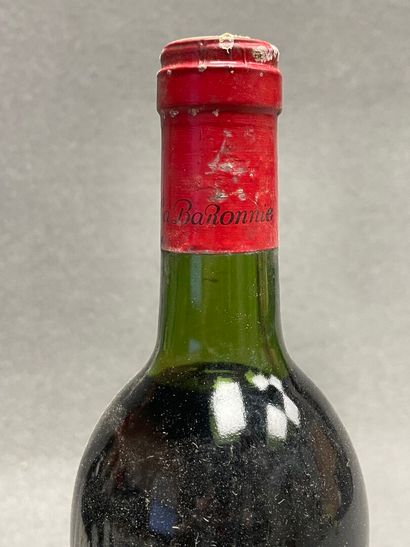 MOUTON CADET. 1982, 4 bouteilles. 
sans millésime,...