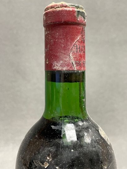 CHATEAU BOUSCAUT, Cru Classé, 1974, 2 bouteilles...