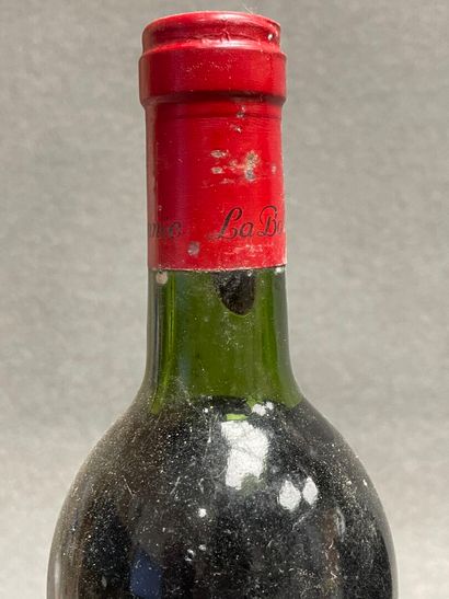 MOUTON CADET. 1982, 4 bouteilles. 
sans millésime,...
