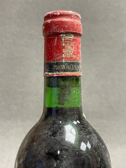 CHATEAU MARQUIS DE TERME, 1975, 2 bouteilles...