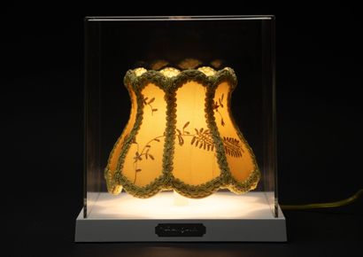 Ron GILAD ( 1972) pour FLOS:
Lampe Minitica...