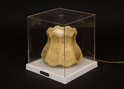 Ron GILAD ( 1972) pour FLOS:
Lampe Minitica...