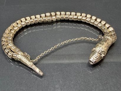 Bracelet serpent en or , deux rangs de chaine...