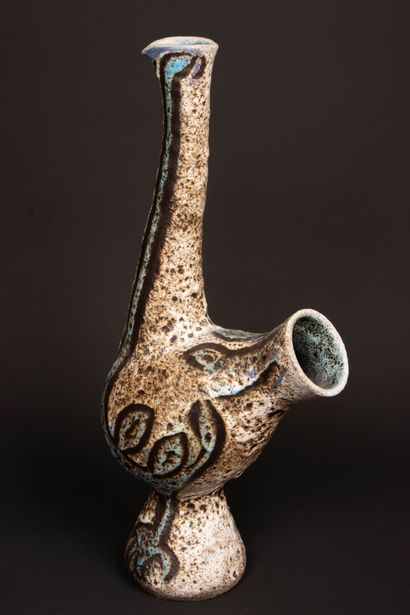ACCOLAY. 
Vase zoomorphe en céramique émaillée....