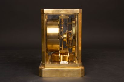 JAEGER LECOULTRE
ATMOS model. 
Gilded brass...