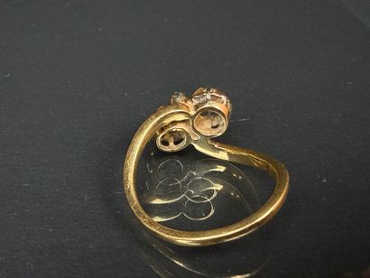 Bague toi et moi en or sertie de deux petits...