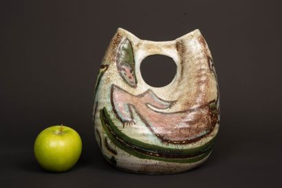 ACCOLAY. 
Vase à double col pincé et ajouré...