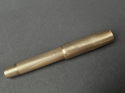 Stylo plume en or guilloché.
Or 750°/00
Poids...