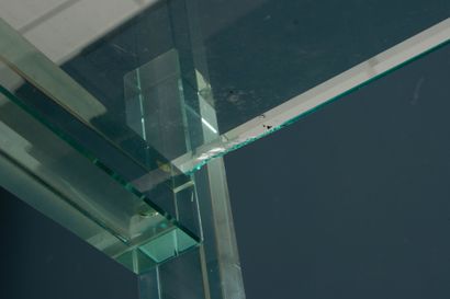 Etagère en verre, montants en verre
Roche...