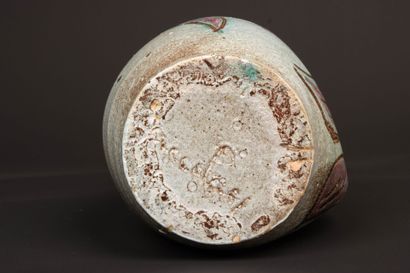 ACCOLAY. 
Vase en céramique émaillée à décor...