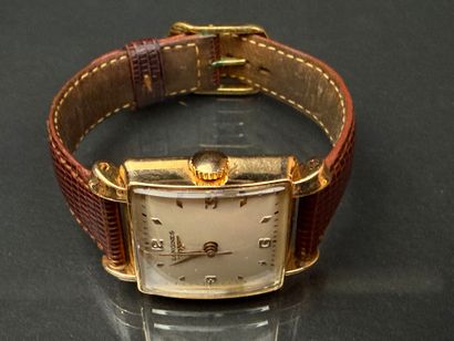 LONGINES . 
Montre d'homme en or, cadran...