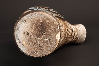 ACCOLAY. 
Vase zoomorphe en céramique émaillée....