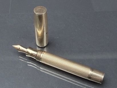 Stylo plume en or guilloché.
Or 750°/00
Poids...