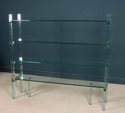 Etagère en verre, montants en verre
Roche...