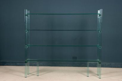 Etagère en verre, montants en verre
Roche...