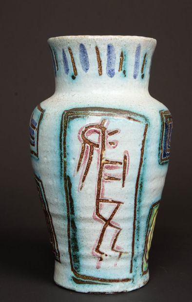ACCOLAY. 
Vase en céramique émaillée à décor...