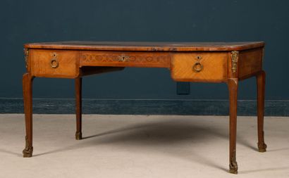 Inlaid flat desk opening to three drawers.
Transitional...