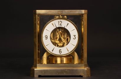JAEGER LECOULTRE
ATMOS model. 
Gilded brass...