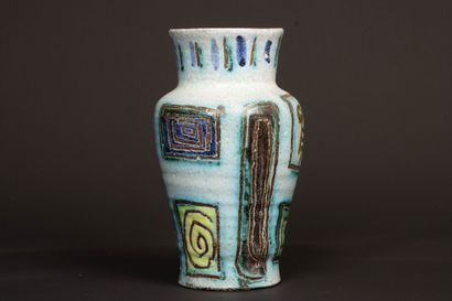 ACCOLAY. 
Vase en céramique émaillée à décor...