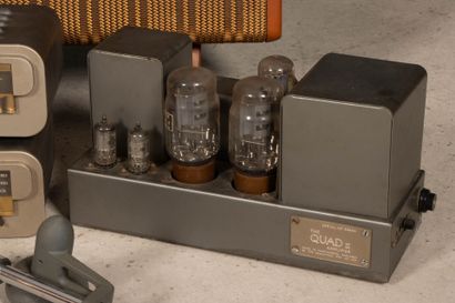 QUAD Chaine hifi des années 1960 comprenant
-...