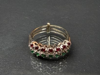 Bague en or gris composée de trois anneaux...