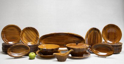 SARREGUEMINES Domino service
Large earthenware...