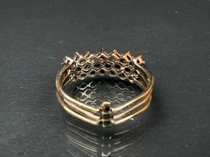 Bague en or gris composée de trois anneaux...