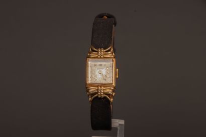 Montre de dame boitier en or 750°/00 de marque...