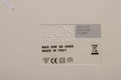 Ron GILAD ( 1972) pour FLOS:
Lampe Minitica...