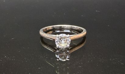 CARTIER Solitaire en or gris monture Cartier...