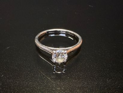CARTIER Solitaire en or gris monture Cartier...