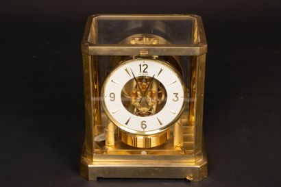JAEGER LECOULTRE
ATMOS model. 
Gilded brass...