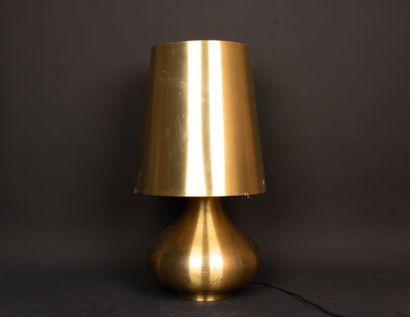 Lampe en laiton et abat-jour laiton.
Années...