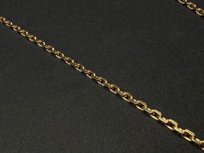 Chaine en or maille forçat.
Or 750°/00.
L:...