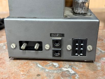 QUAD Chaine hifi des années 1960 comprenant
-...