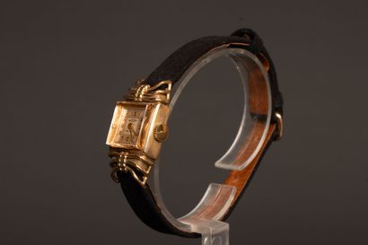 Montre de dame boitier en or 750°/00 de marque...