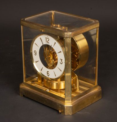 JAEGER LECOULTRE
ATMOS model. 
Gilded brass...