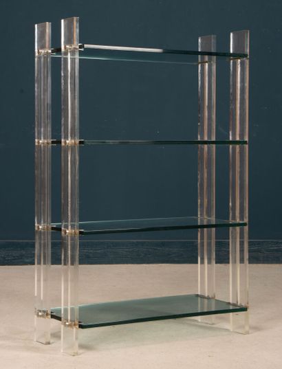 Etagère moderne, plateaux en verre et montants...