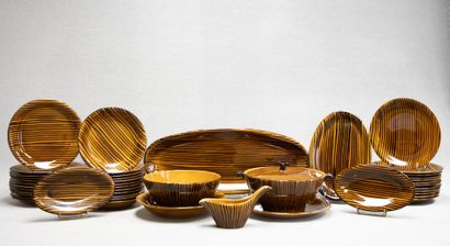 SARREGUEMINES Domino service
Large earthenware...