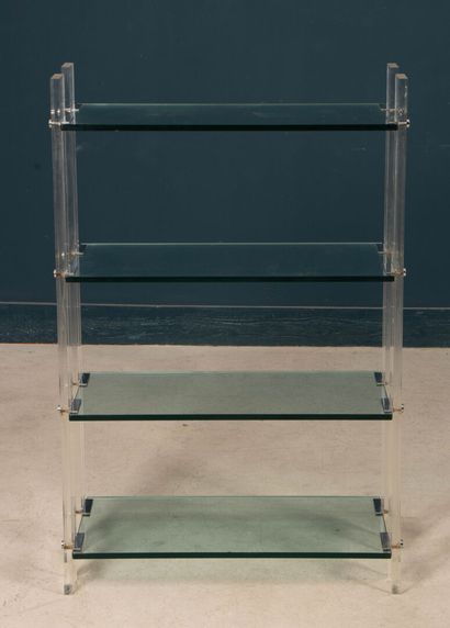 Etagère moderne, plateaux en verre et montants...