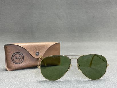 RAY BAN.
Lunette de soleil aviateur. 
En...