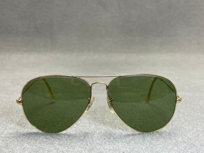 RAY BAN.
Lunette de soleil aviateur. 
En...