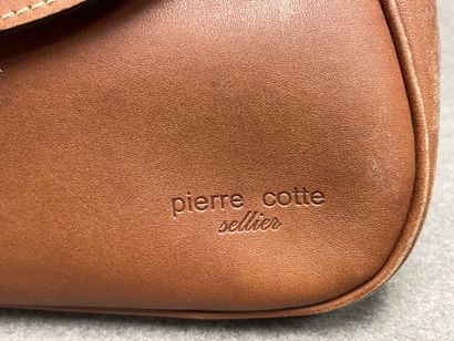 Deux sacs à main en cuir . 
Pourchet, 20...