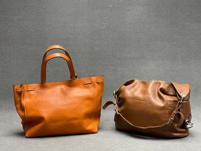 Deux sacs à main en cuir:
-Loxwood, 28 x...