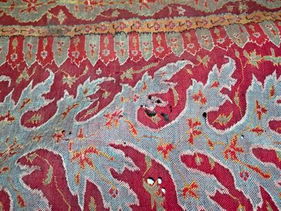 Cachemire. 
300 x 145 cm. 
Trous et tach...