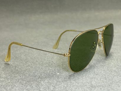 RAY BAN.
Lunette de soleil aviateur. 
En...